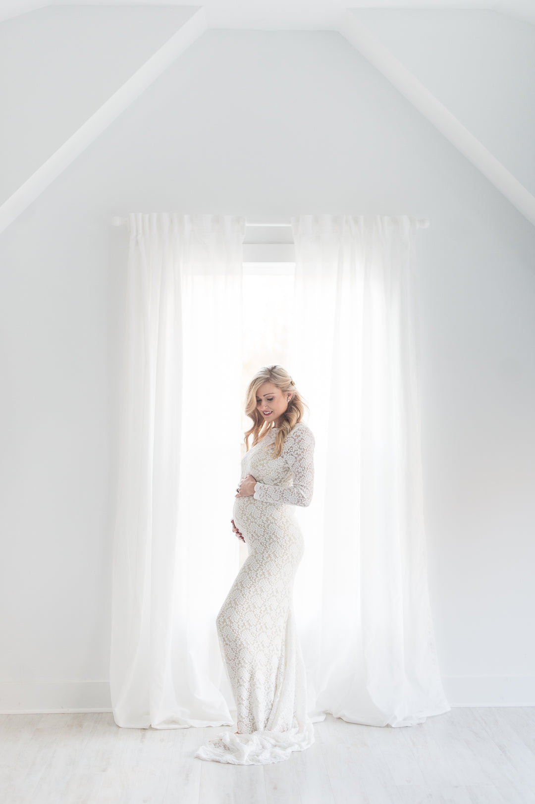 Mila Lace Dress - Slip Into This Beautiful 3d Lace Fitted Gown To Mila Lace Dress - Slip Into This Beautiful 3d Lace Fitted Gown To