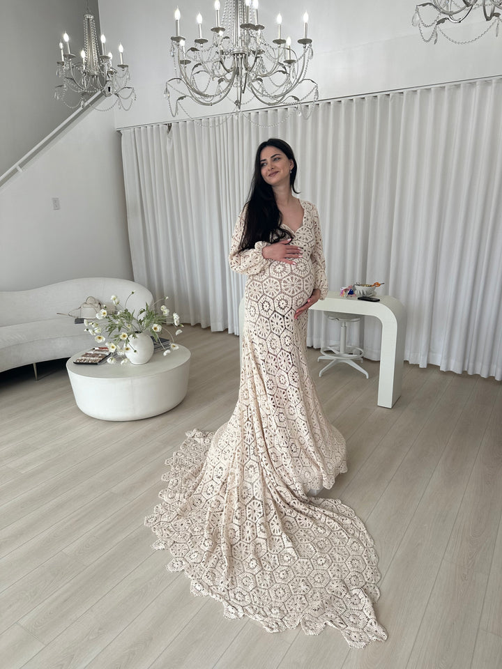 Lace Maternity Photoshoot Gown.