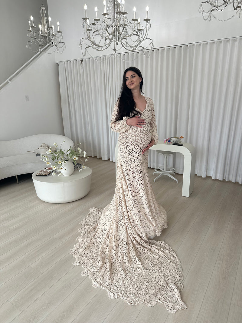 Lace Maternity Photoshoot Gown